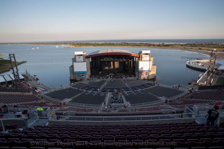 Moving On! Tour: Northwell Health at Jones Beach Theater, Wantagh, NY